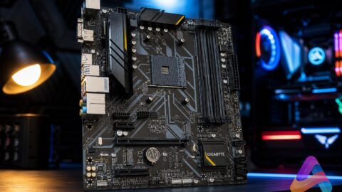 Placa madre Gigabyte B450 AM4 para builds económicas