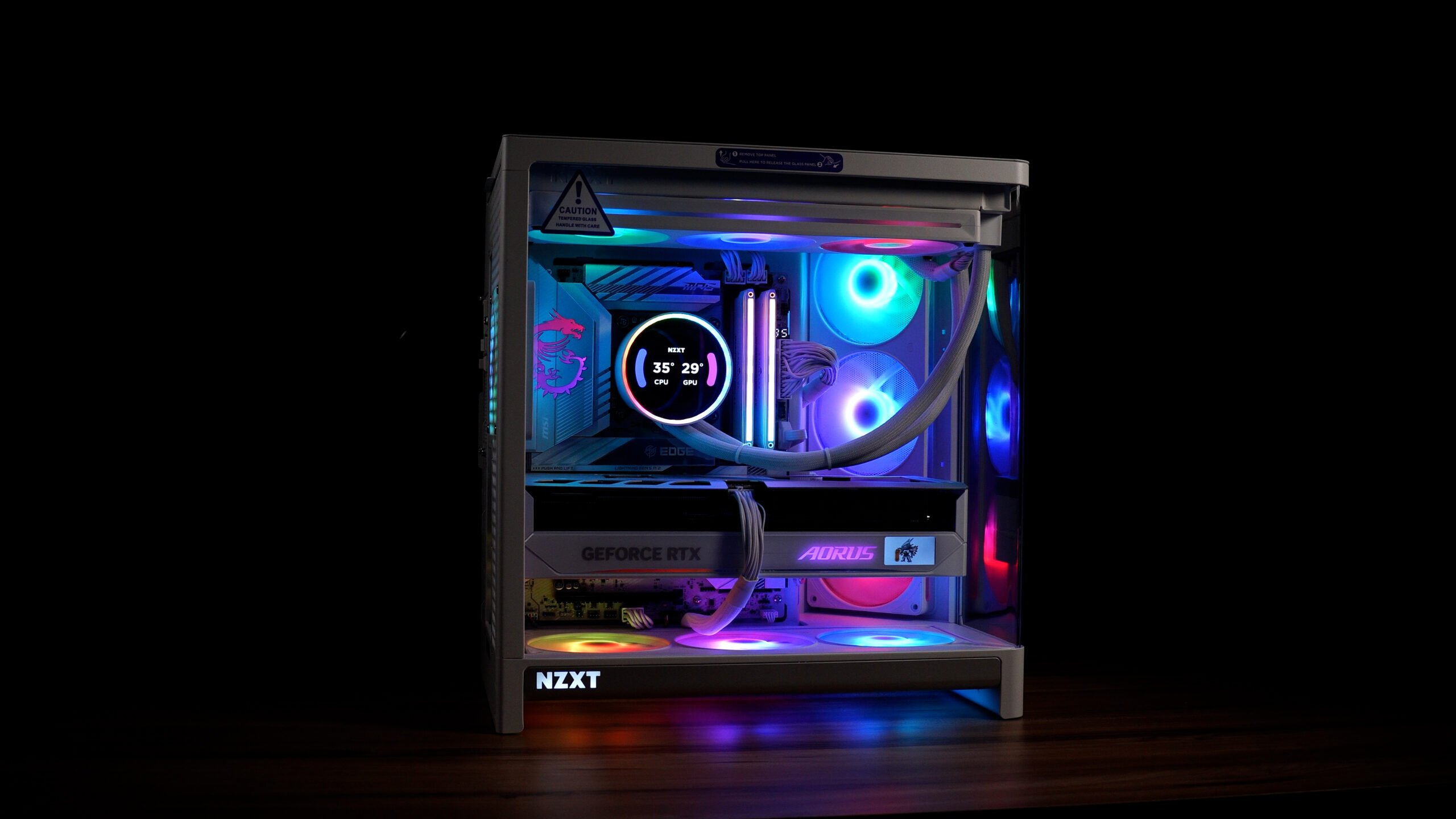 Gabinete NZXT H6 RGB+ Review: ¿Vale la pena para tu setup? 8 Frontal encendido