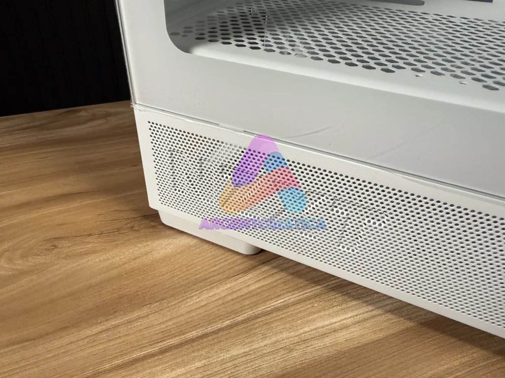 NZXT S5 RGB Review: una caja panorámica económica que no parece de entrada 7 detalle mallado